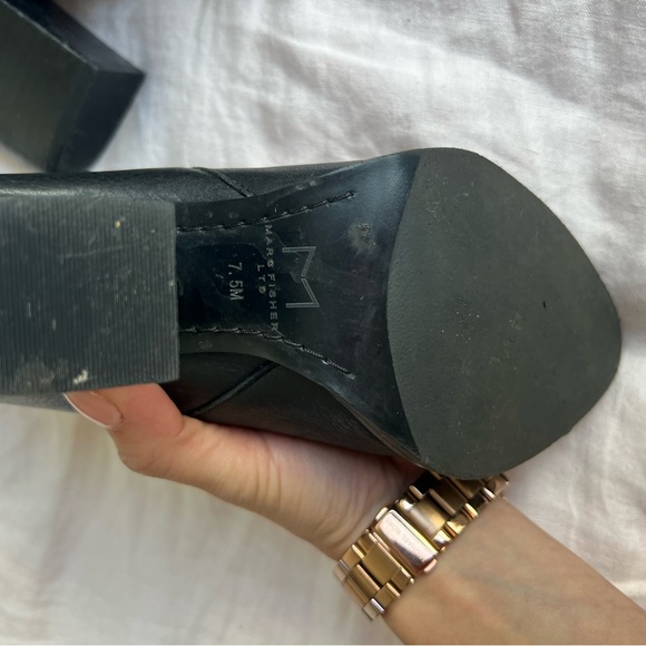 Marc Fisher Alva Pointy Toed Bootie Heels- Black Leather- W 7.5 - Picture 5 of 6